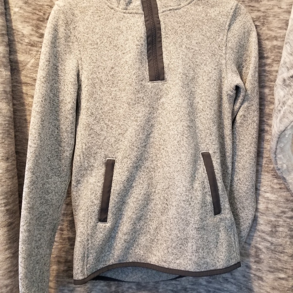Lululemon it's fleecing cold pullover size 2